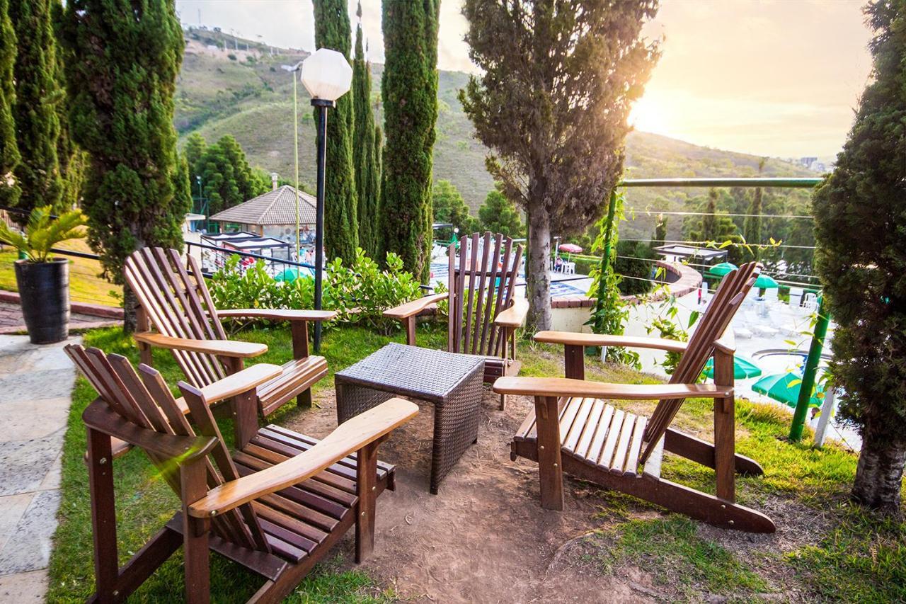 Hotel Golden Park All Inclusive Pocos De Caldas By Nacional Inn Exteriér fotografie Adirondack chairs at the Sun Valley Lodge