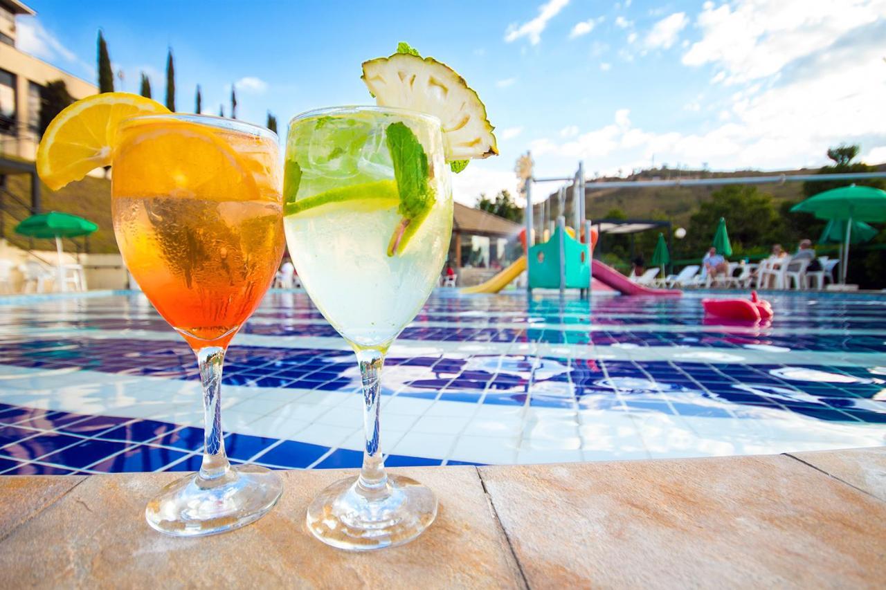 Hotel Golden Park All Inclusive Pocos De Caldas By Nacional Inn Exteriér fotografie Two Aperol Spritz cocktails