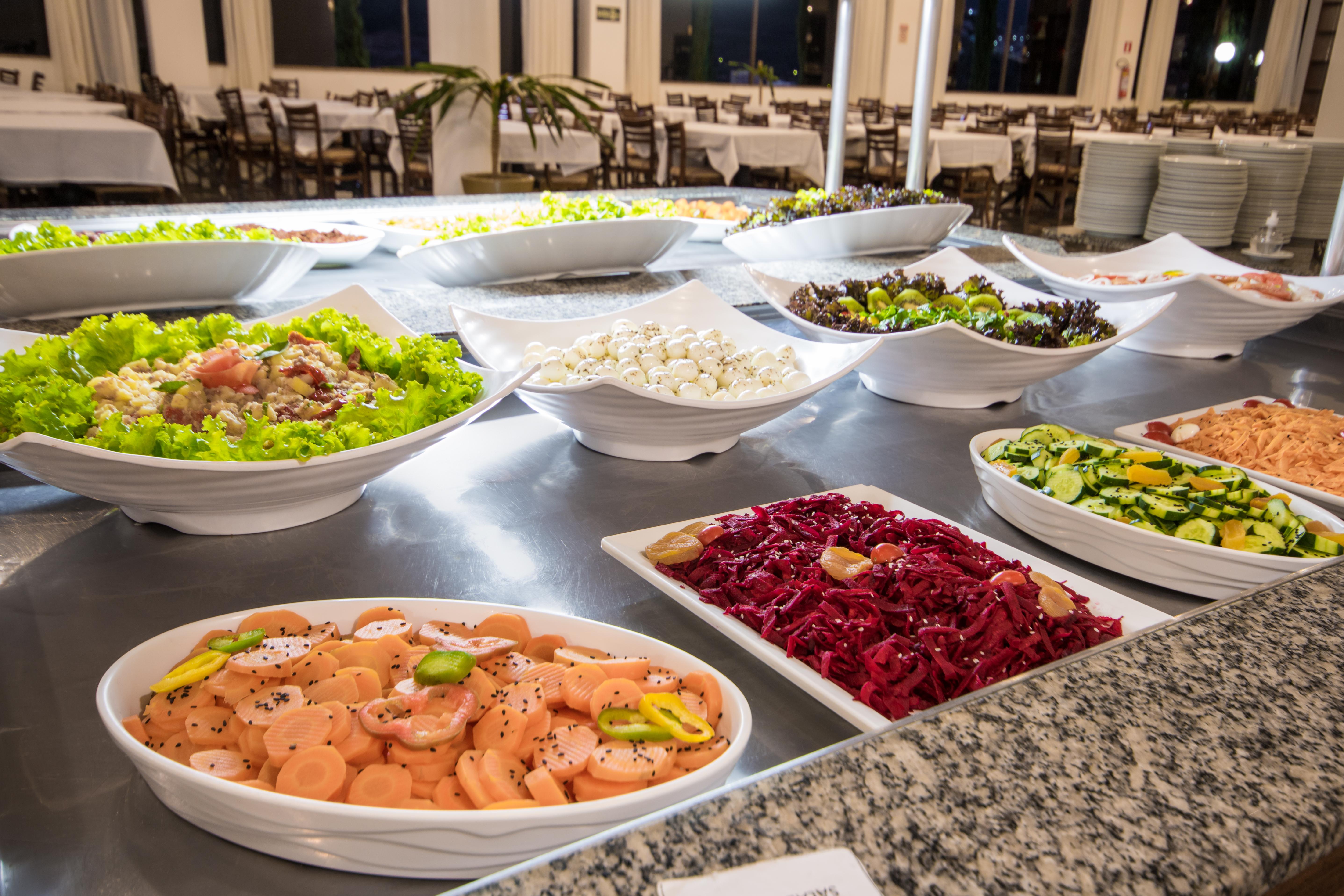 Hotel Golden Park All Inclusive Pocos De Caldas By Nacional Inn Exteriér fotografie A salad bar