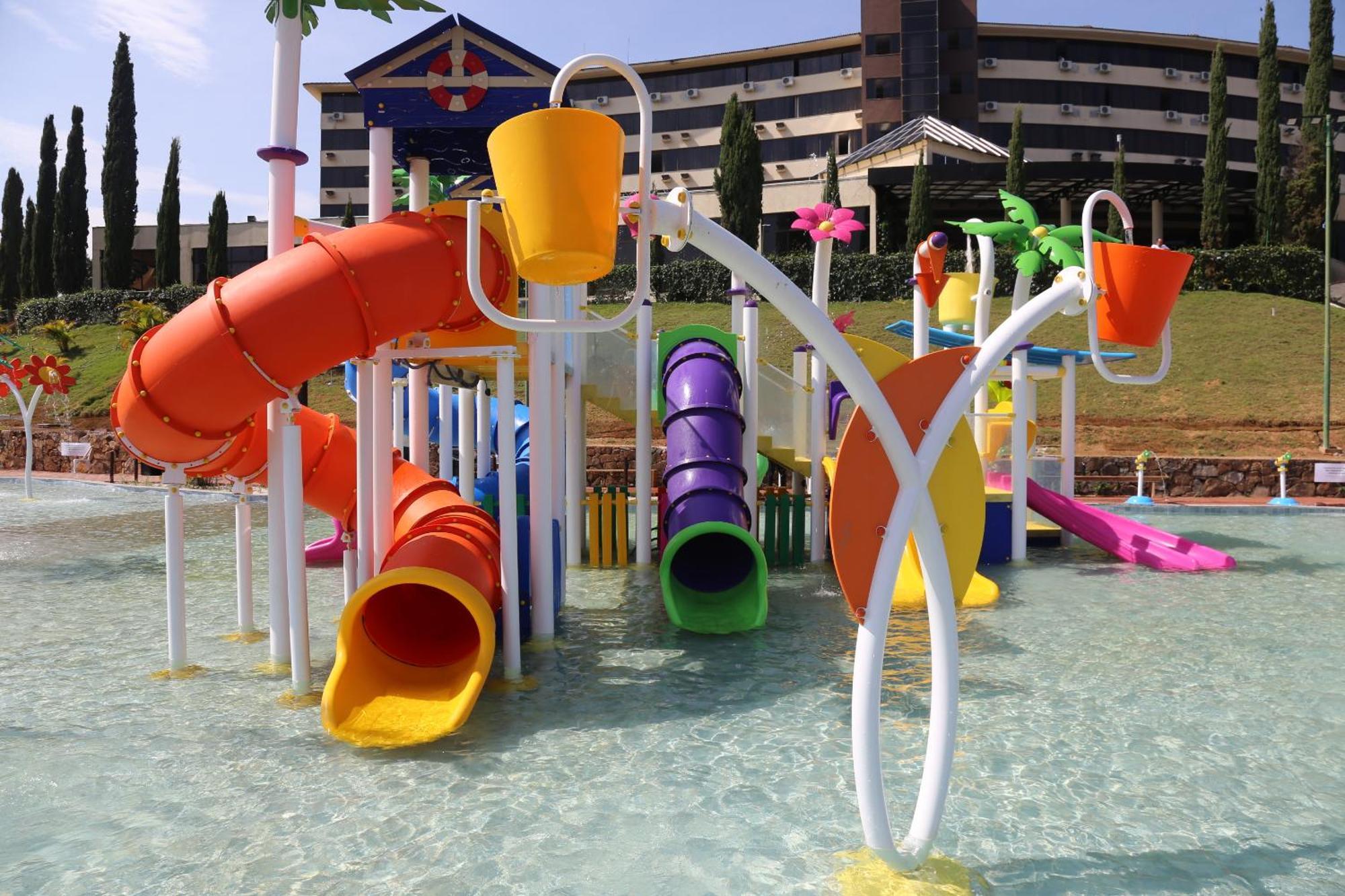 Hotel Golden Park All Inclusive Pocos De Caldas By Nacional Inn Exteriér fotografie A water playground at a hotel