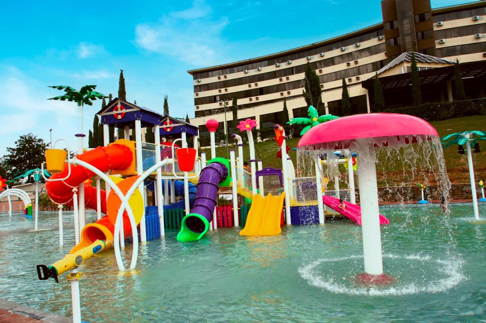 Hotel Golden Park All Inclusive Pocos De Caldas By Nacional Inn Exteriér fotografie Water park at the hotel