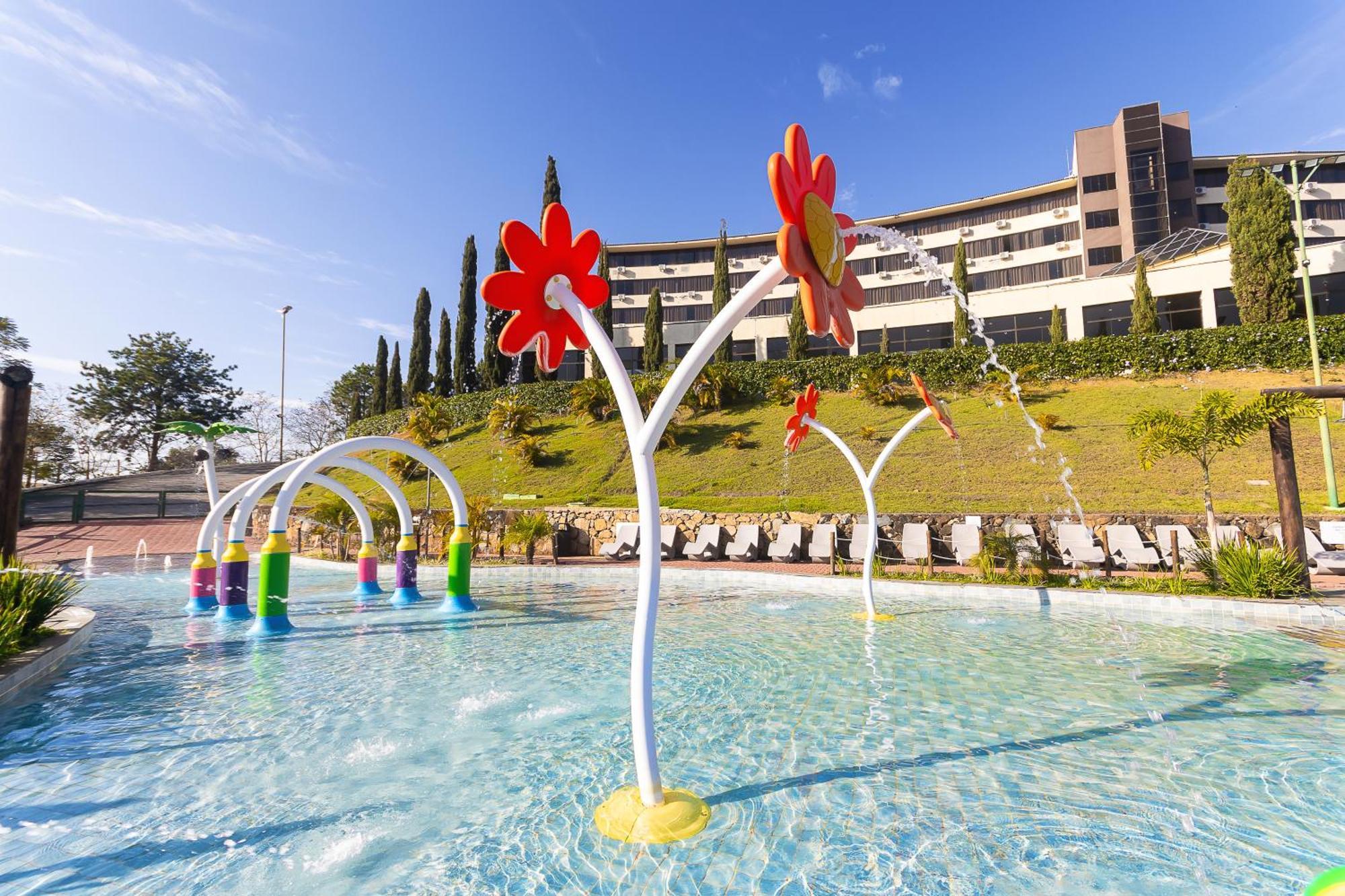 Hotel Golden Park All Inclusive Pocos De Caldas By Nacional Inn Exteriér fotografie The children's pool at the hotel