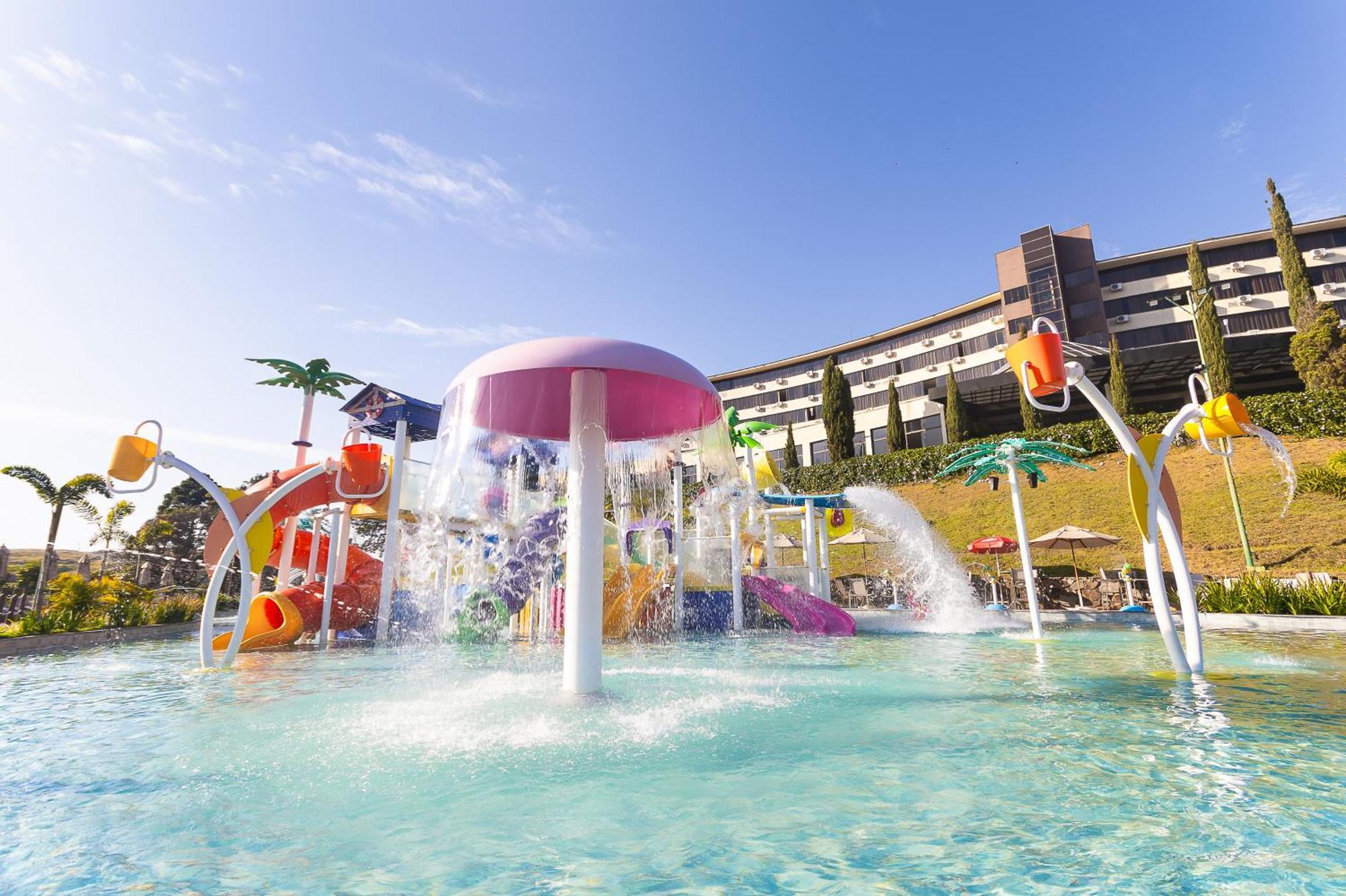 Hotel Golden Park All Inclusive Pocos De Caldas By Nacional Inn Exteriér fotografie The water park at the hotel