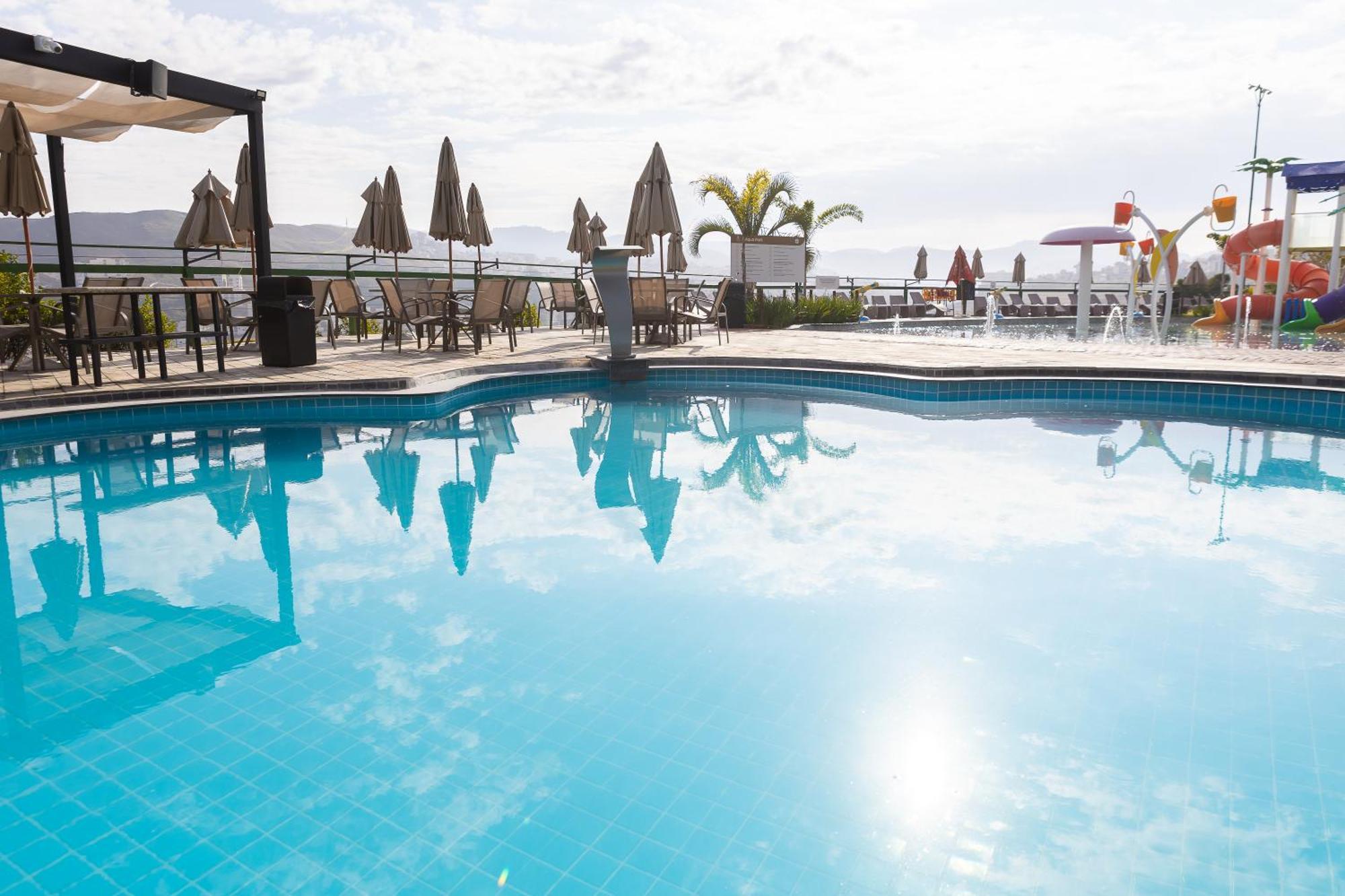 Hotel Golden Park All Inclusive Pocos De Caldas By Nacional Inn Exteriér fotografie A swimming pool