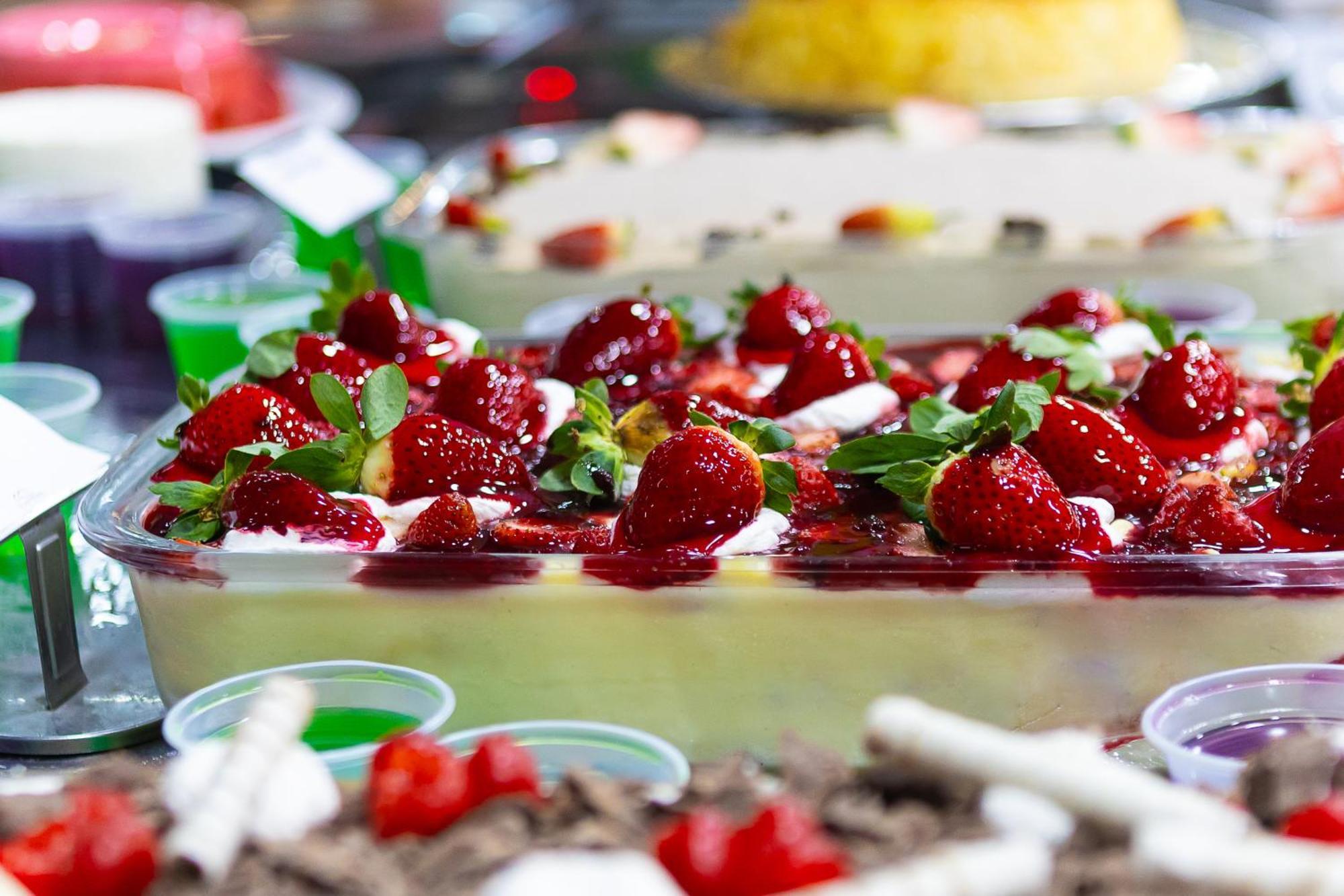 Hotel Golden Park All Inclusive Pocos De Caldas By Nacional Inn Exteriér fotografie A strawberry parfait