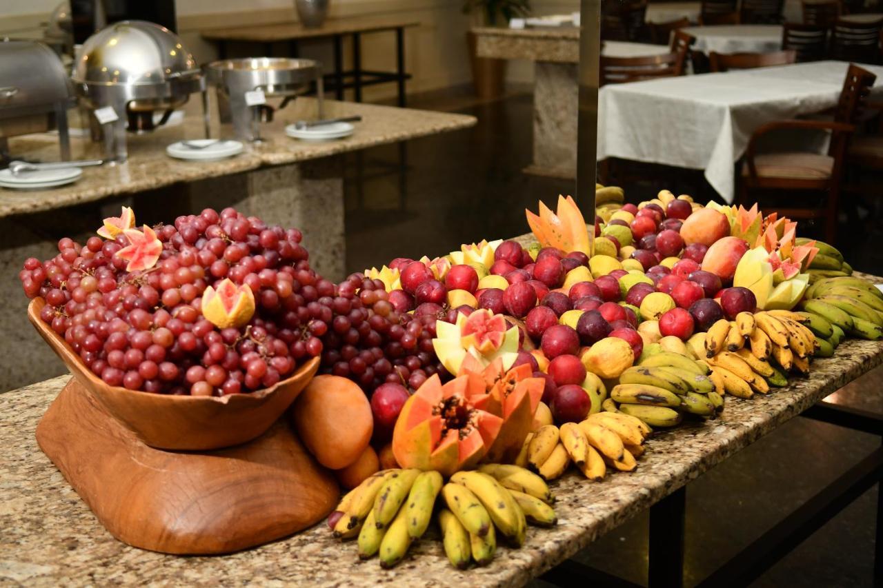 Hotel Golden Park All Inclusive Pocos De Caldas By Nacional Inn Exteriér fotografie Fruit display